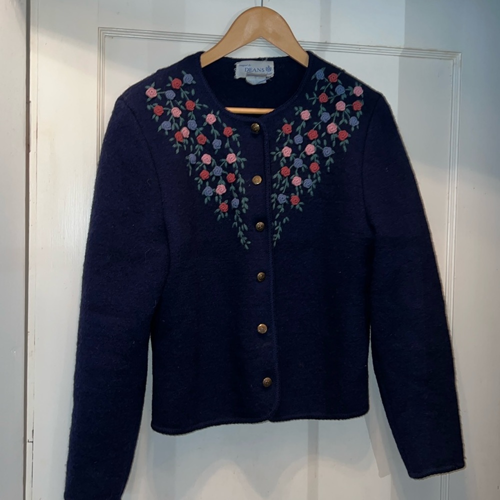 Deans of Scotland wool cardigan sweater flower embroidered medium